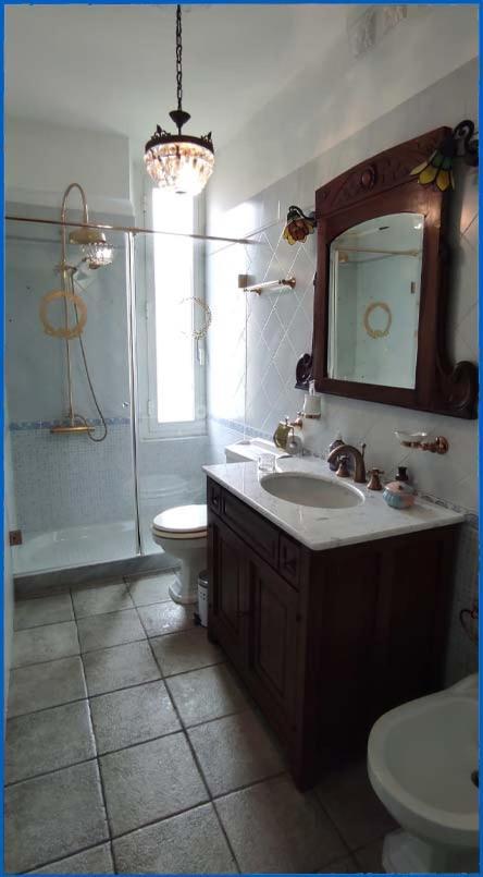Deluxe Double Room Bath,1469454959:JPEG